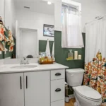 633 S Motif St-18