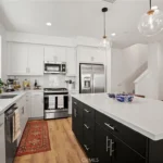 633 S Motif St-9